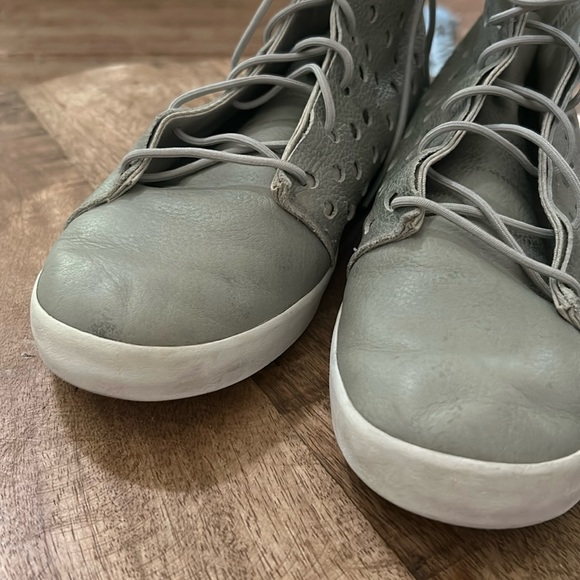 Volcom Buzz Womens skater High Tops marble leather tennis shoe sneakers Size 8.5 - Picture 2 of 13